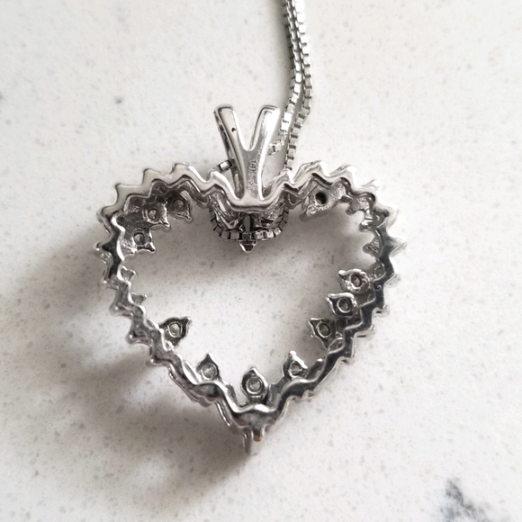 White gold diamond heart necklace - Picture 2 of 4